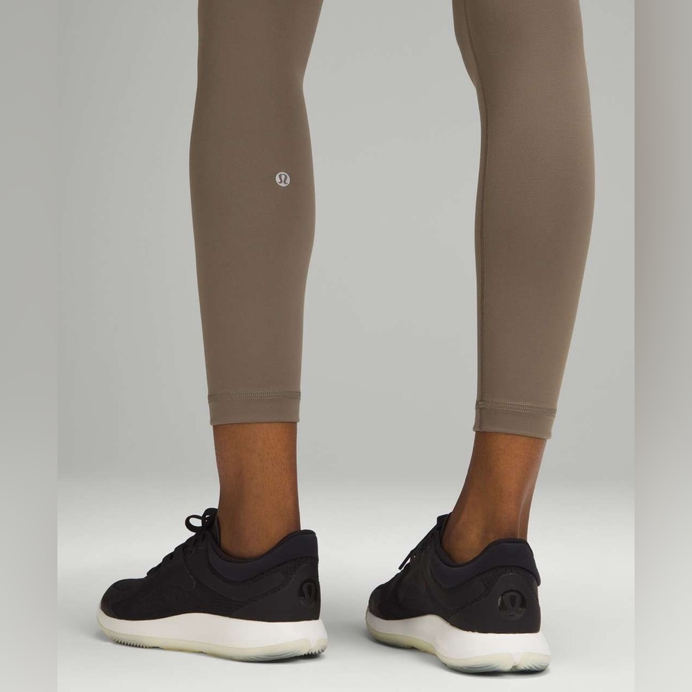 Lululemon Wunder Train High-Rise Tight 25"
Nomad 🤎
